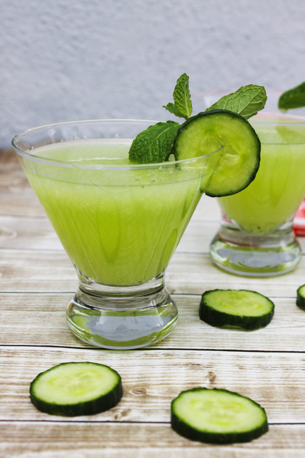 Yum! This cucumber mint martini looks amazing! It's the perfect spring cocktail, I'm totally bookmarking it as one of my must make cocktail recipes!