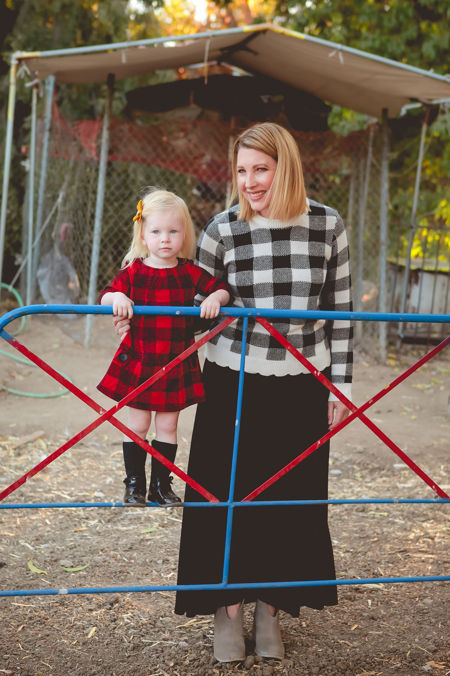 I love this plaid mommy and me outfit! And that Lula Roe Maxi skirt? ADORABLE!