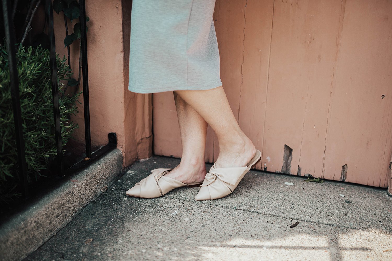 Looking for a great grey pencil skirt? This one is PERFECT for a pear shaped body and fits like a dream!