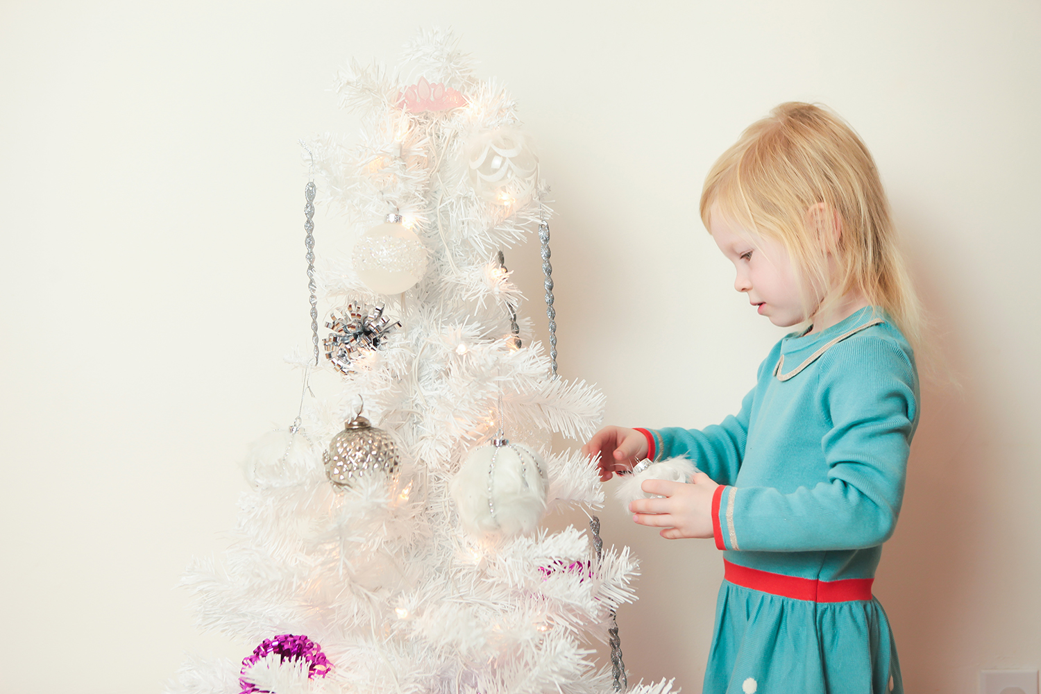 Looking for a great kids christmas tree? This Princess Kids Christmas tree is ADORABLE!