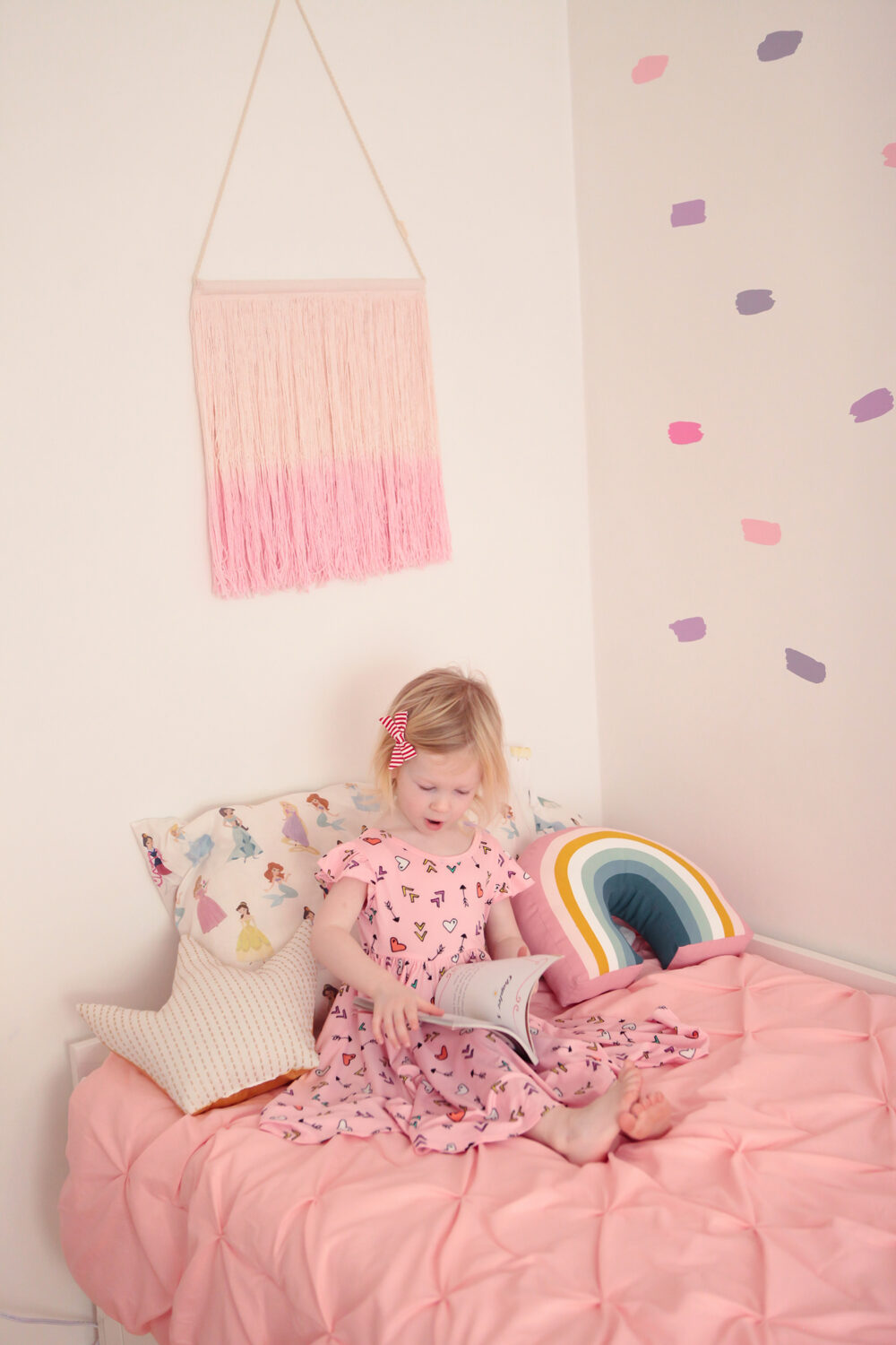 Are you looking to update your toddler's room? Check out how Los Angeles Lifestyle blogger, Lipgloss & Crayons gives her daughter a princess room makeover.