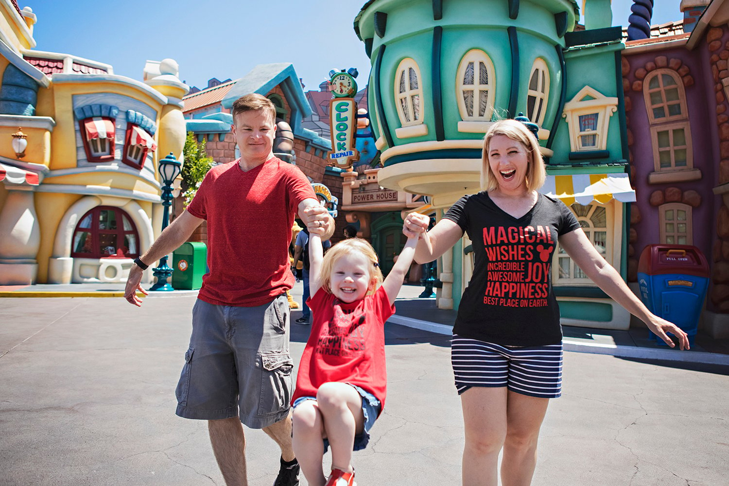 What to wear to Disneyland in April