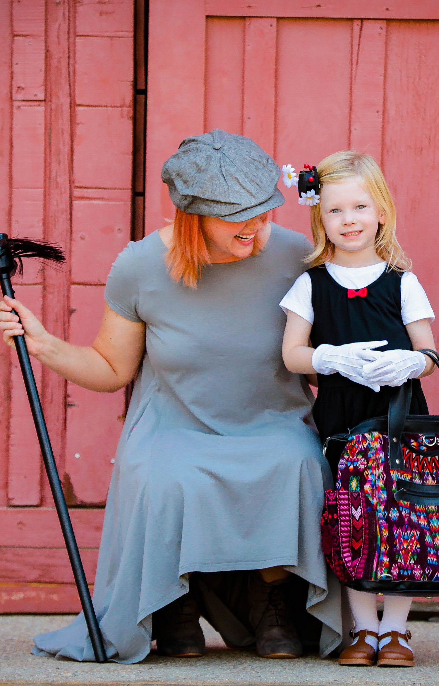 Looking for fun Mother Daughter Halloween Costumes? Try this no sew Mary Poppins costume!