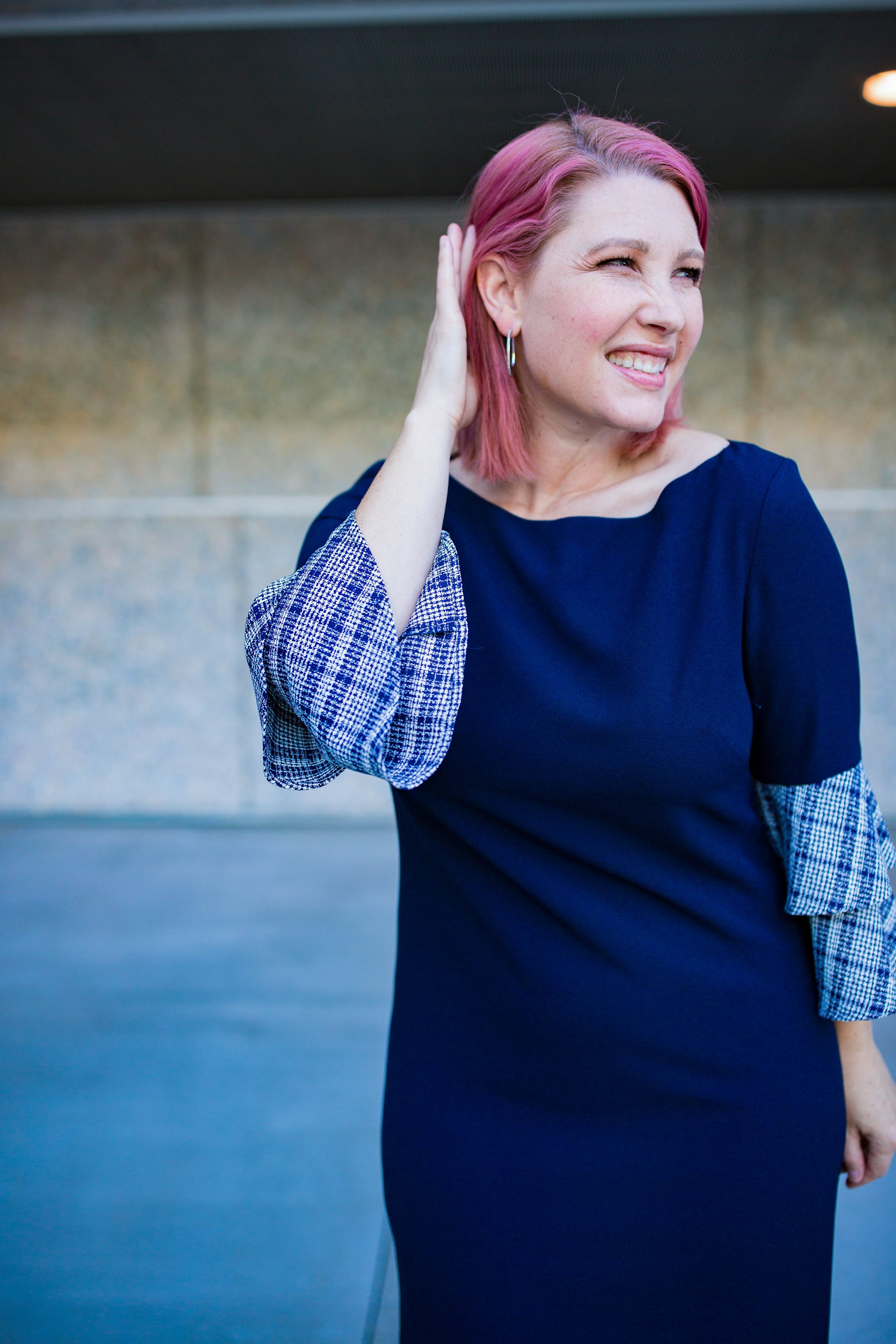 Obsessed with a great bell sleeve? This plaid dress is ADORABLE for the holidays and super flattering on a pear shaped body!