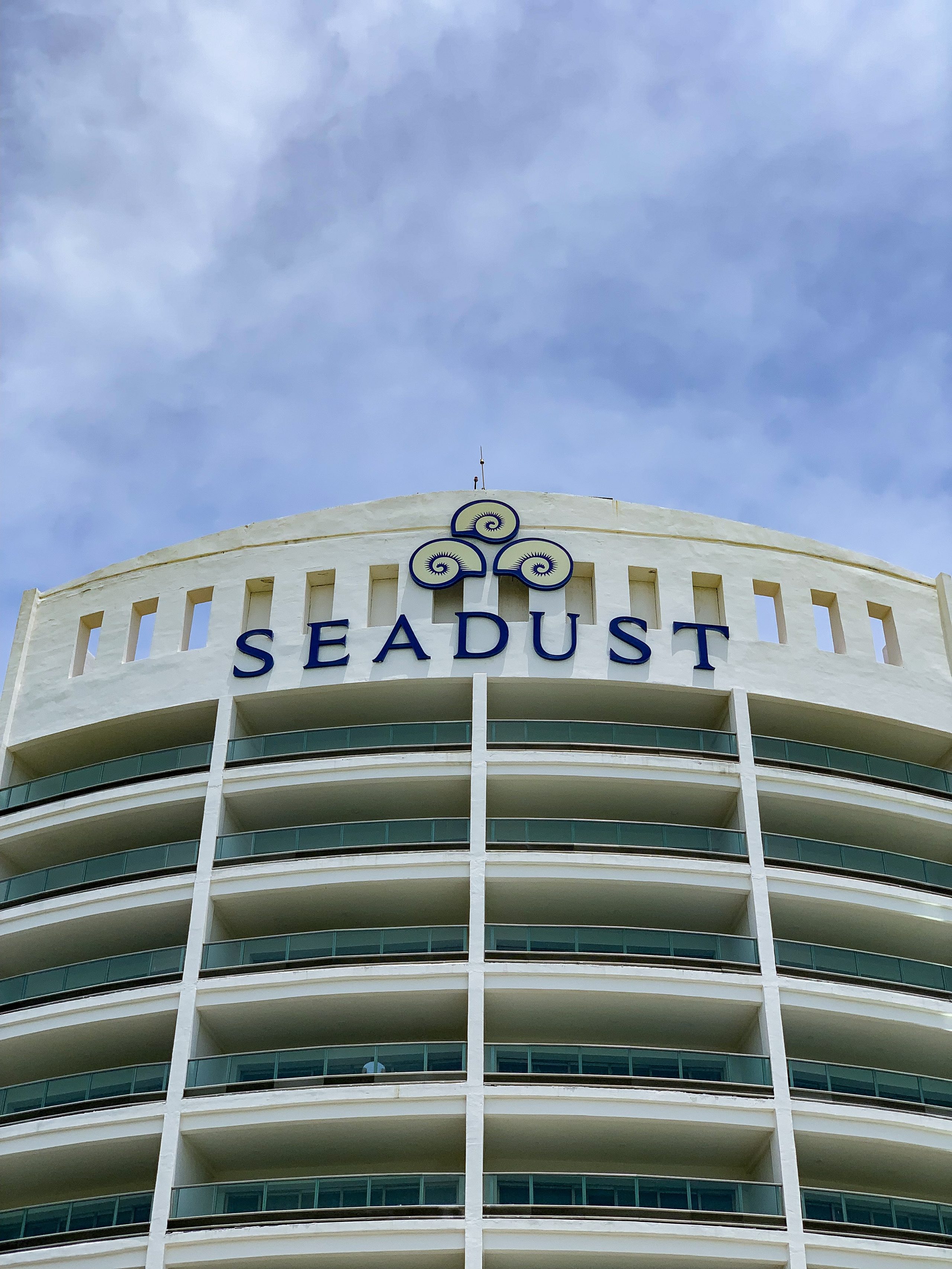 On the hunt for great Cancun all inclusive resorts? I just stayed at the Seadust Cancun Family Resort, and am sharing ALLLLL the need to know details!