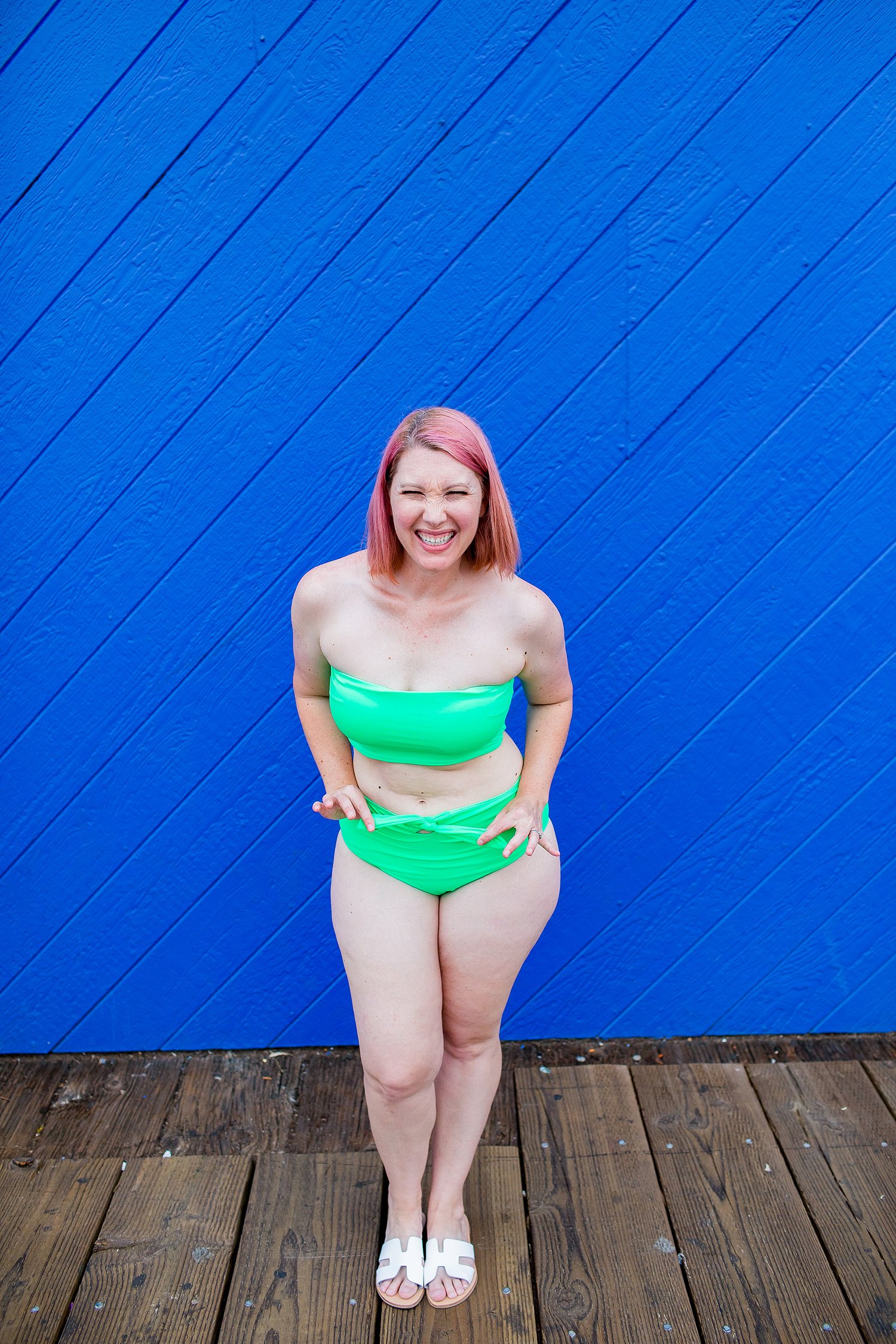 On the hunt for the best bikinis for pear shaped bodies? This green bandeau bikini is PERFECT for summer!