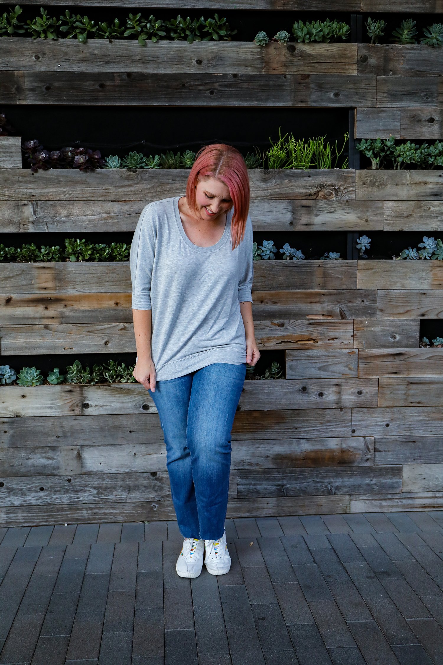 Where to Find Mom Jeans for Pear Shaped Women + Outfit Ideas