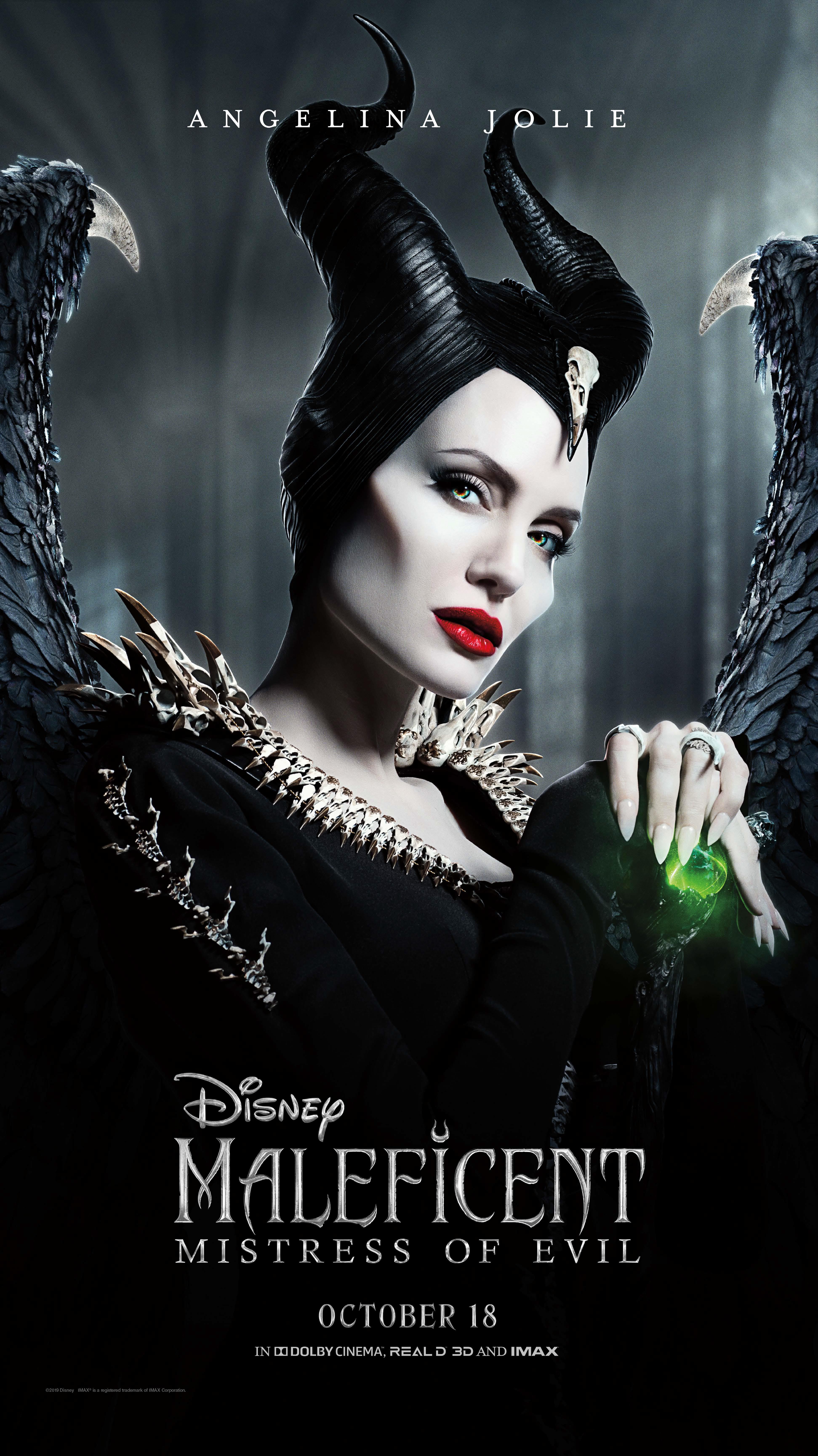 Disney Showcase Maleficent Angelina Jolie Movie Statue