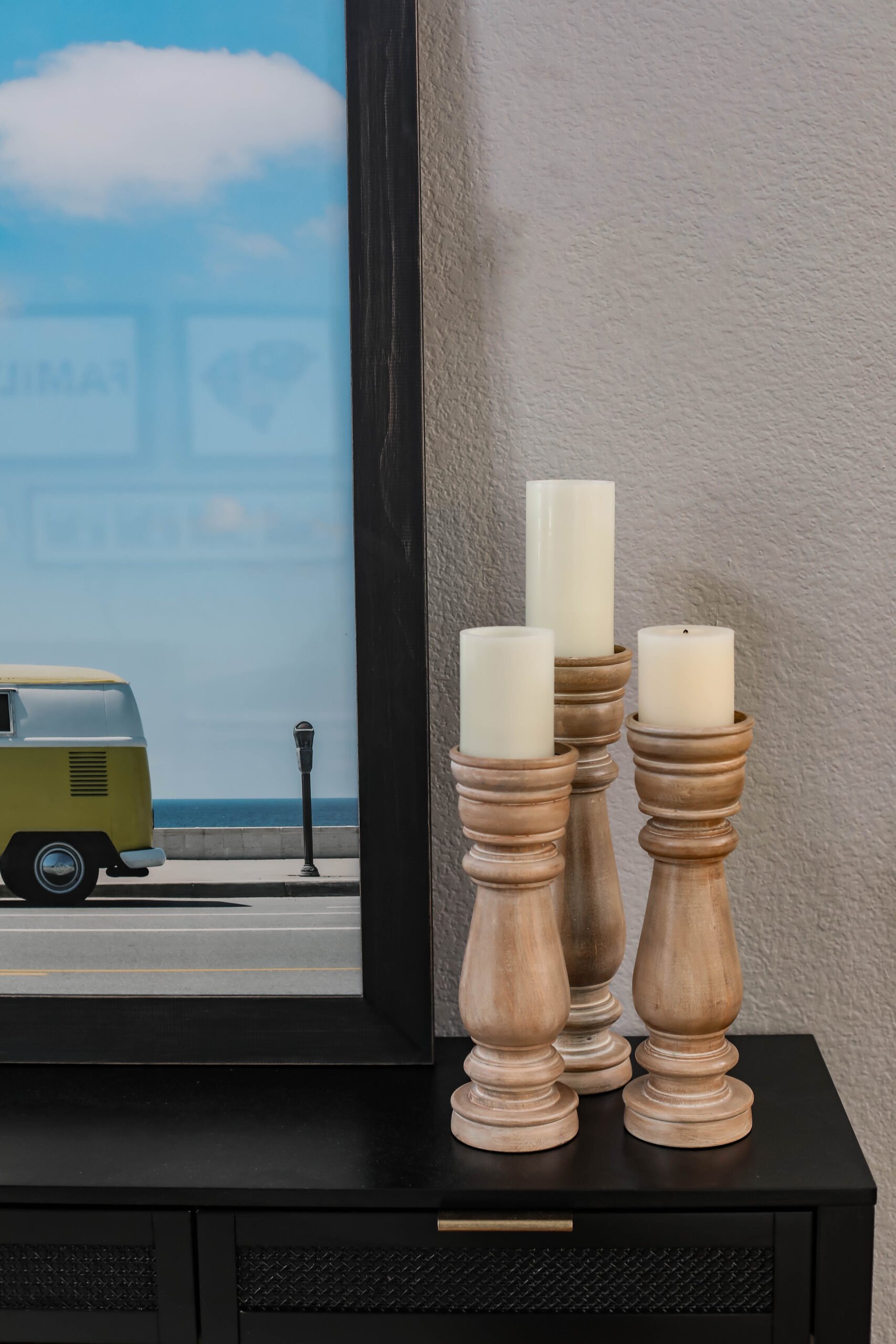 On the hunt for console table decor ideas? This is our beach themed foyer table decor!