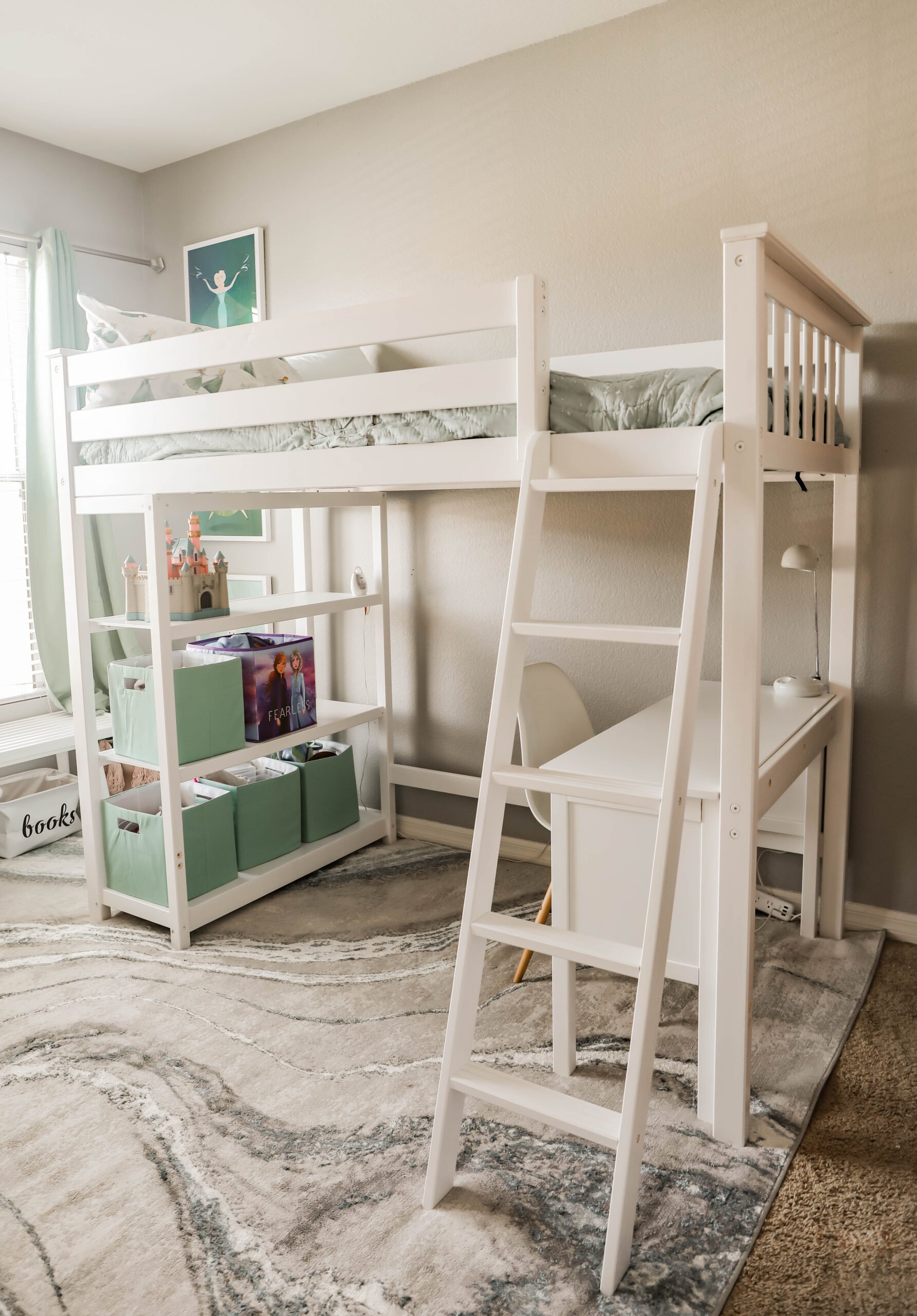 Frozen Bedroom Ideas: This loft bed is perfect for maximizing space