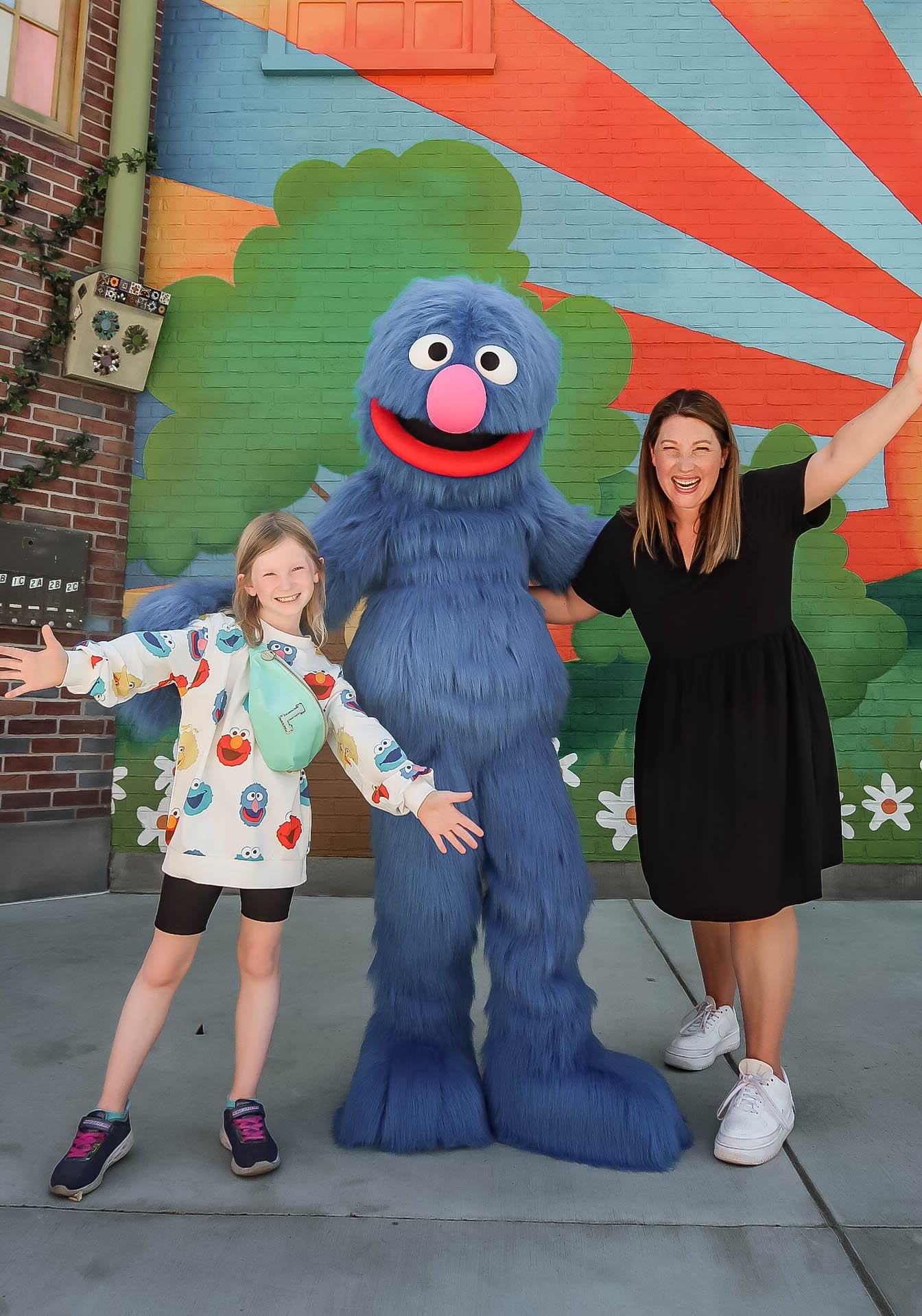 Sesame Place San Diego: The Ultimate Guide (2022) Lipgloss and Crayons