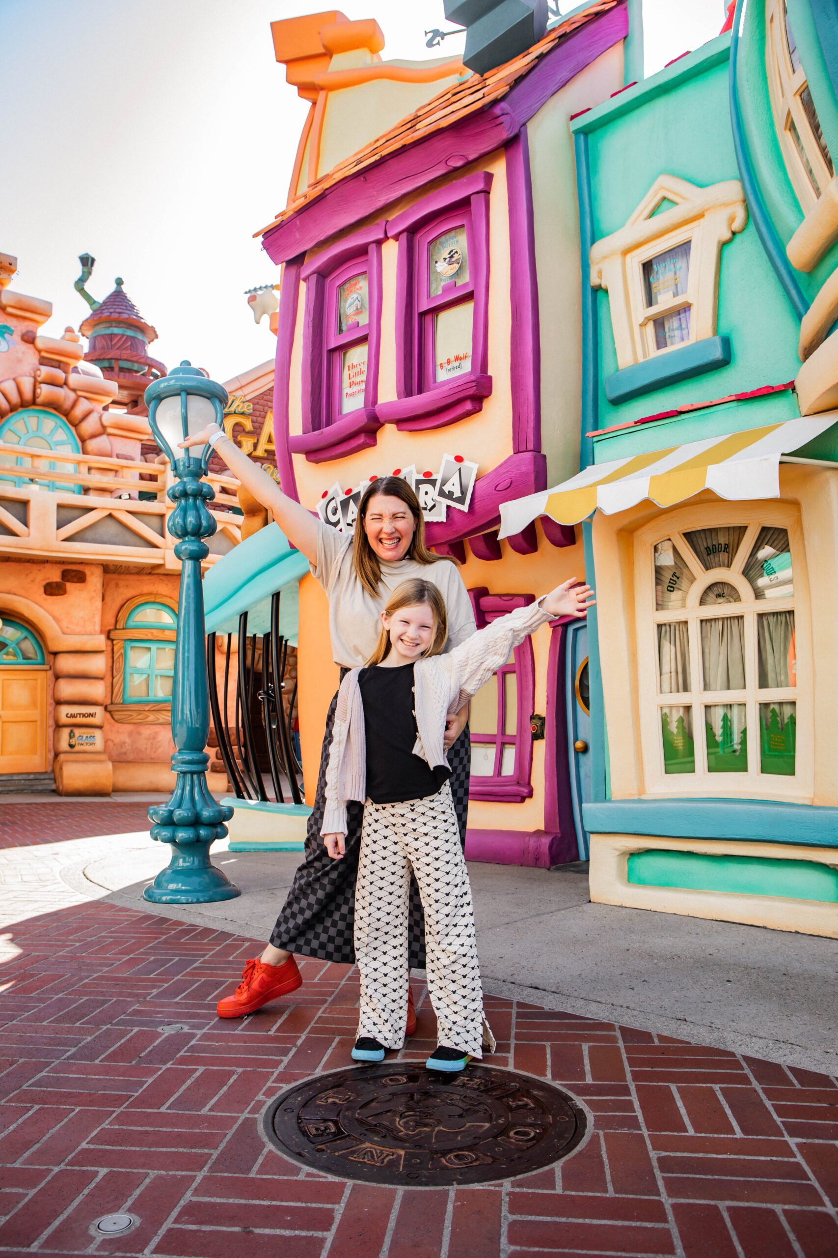 disneyland toontown rides and eats : the ultimate guide - Lipgloss and  Crayons