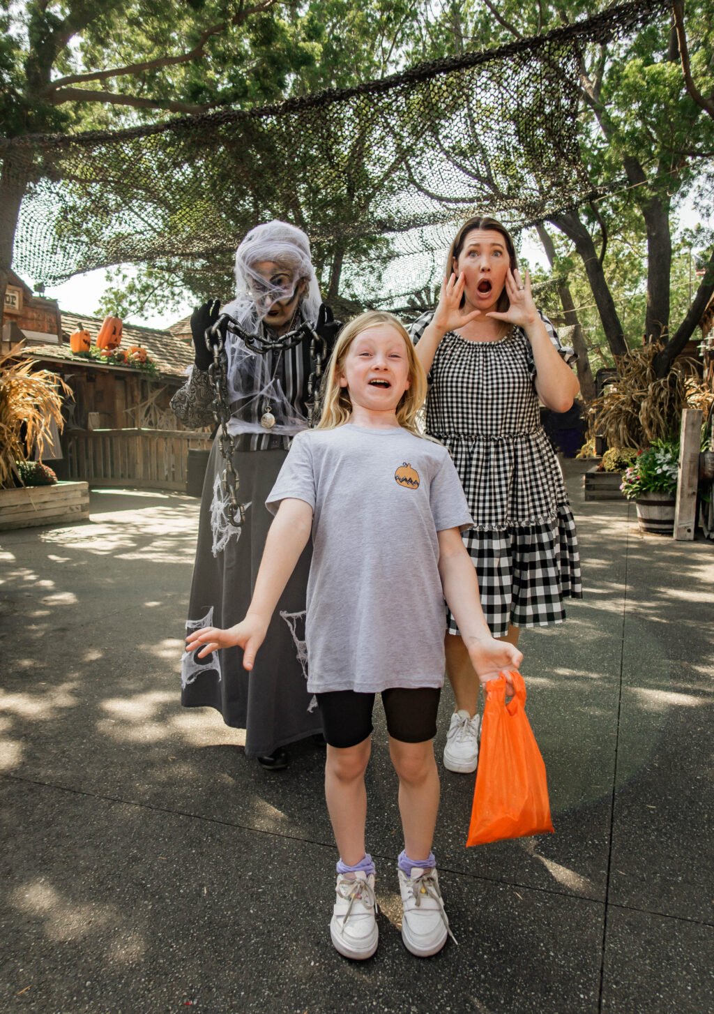 visiting knott's spooky farm? This is what you need to know!